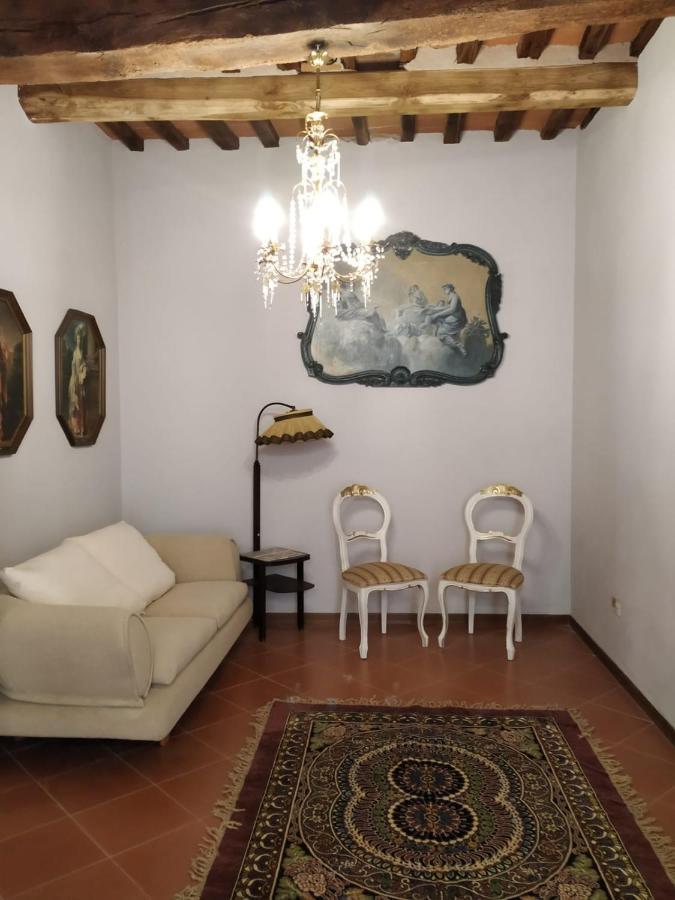 ラーリ Borgo Anticoヴィラ エクステリア 写真