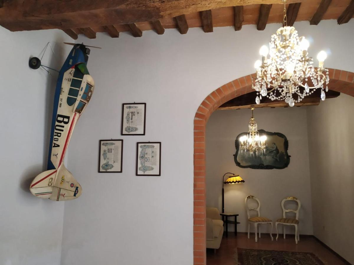 ラーリ Borgo Anticoヴィラ エクステリア 写真