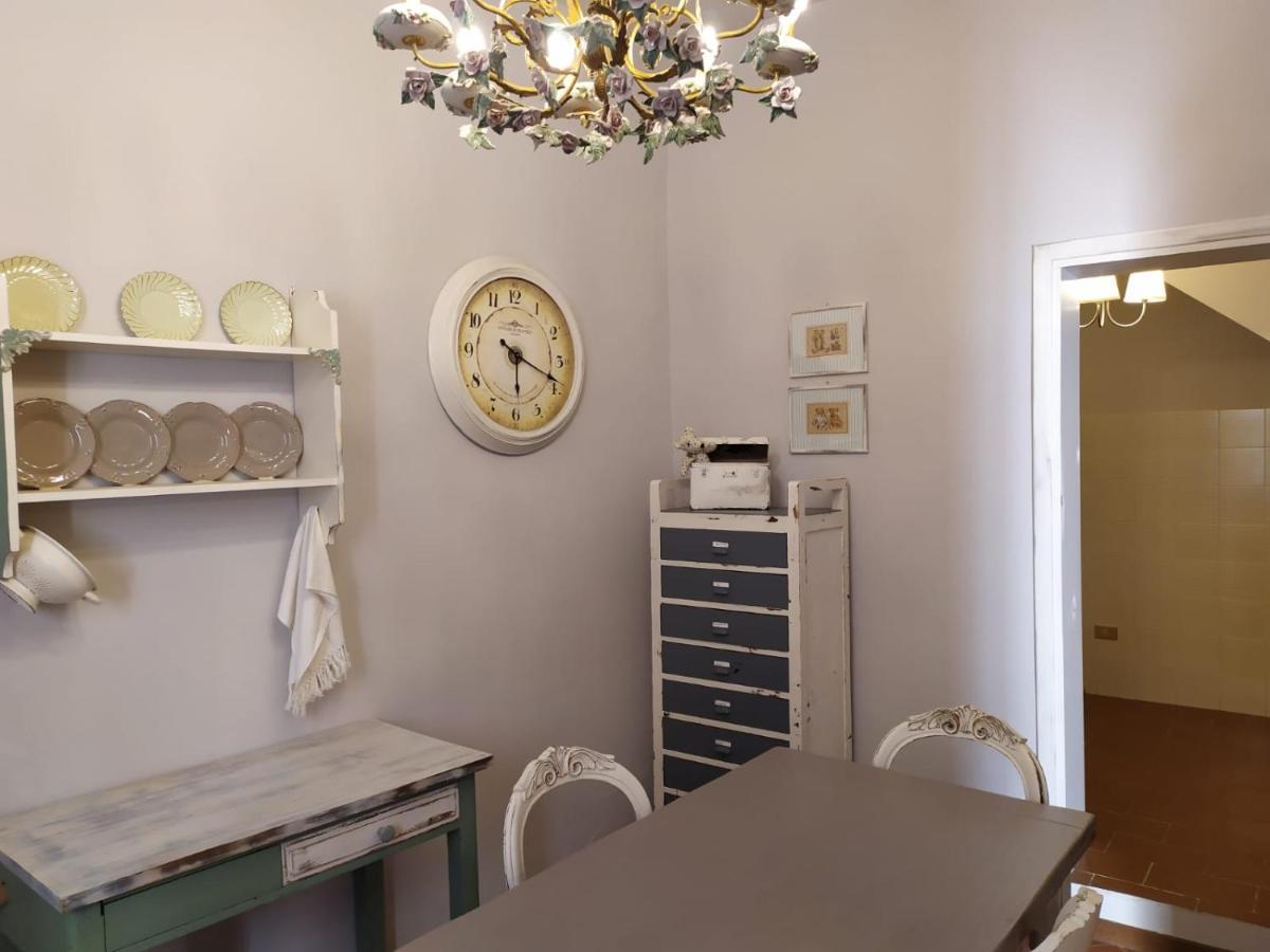 ラーリ Borgo Anticoヴィラ エクステリア 写真