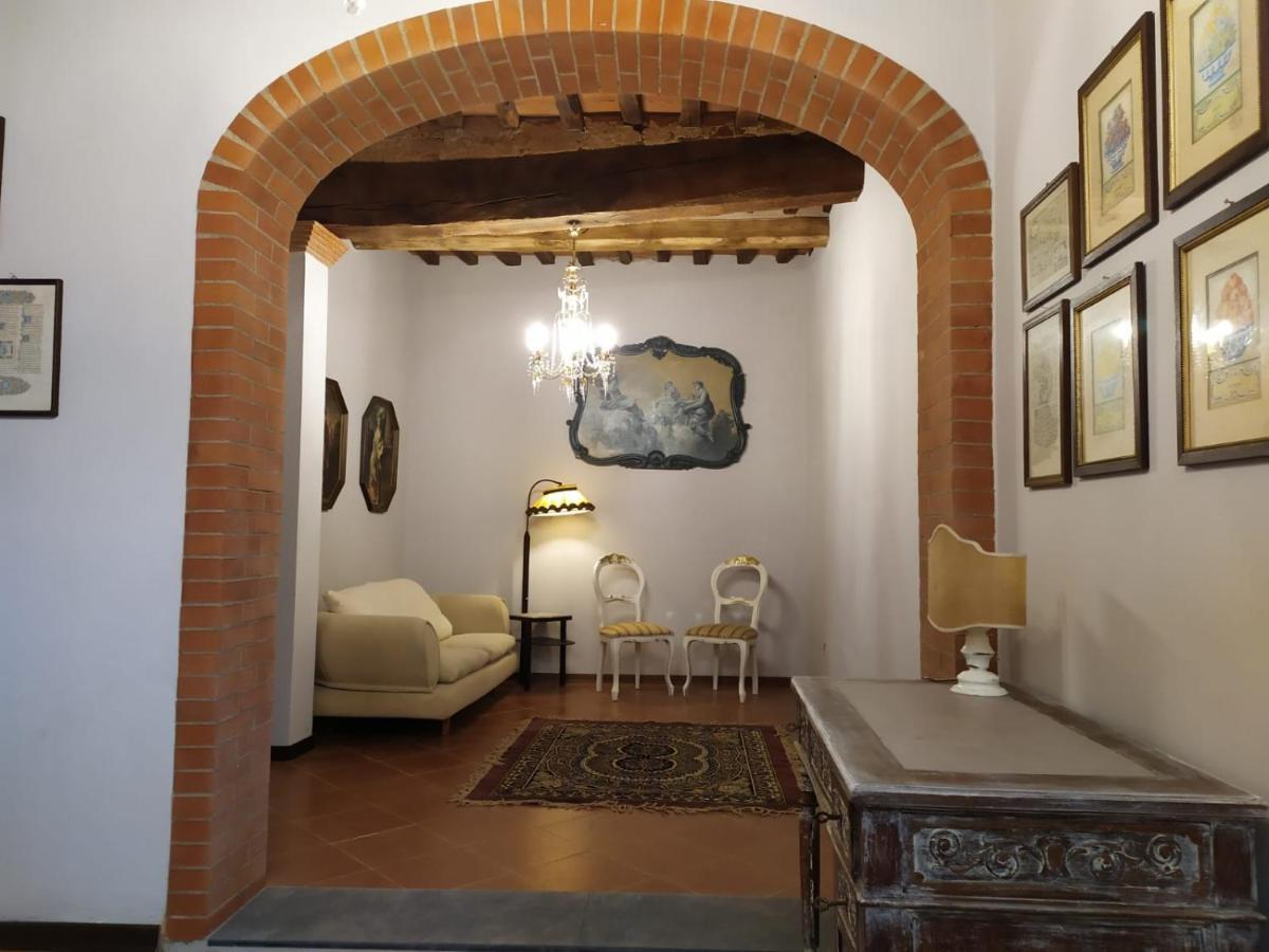 ラーリ Borgo Anticoヴィラ エクステリア 写真