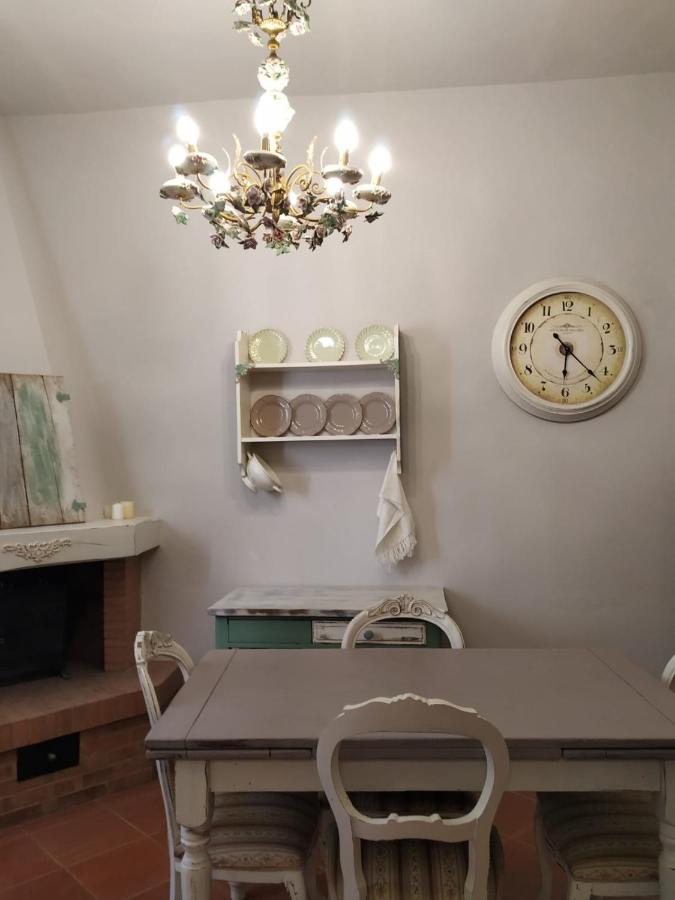 ラーリ Borgo Anticoヴィラ エクステリア 写真