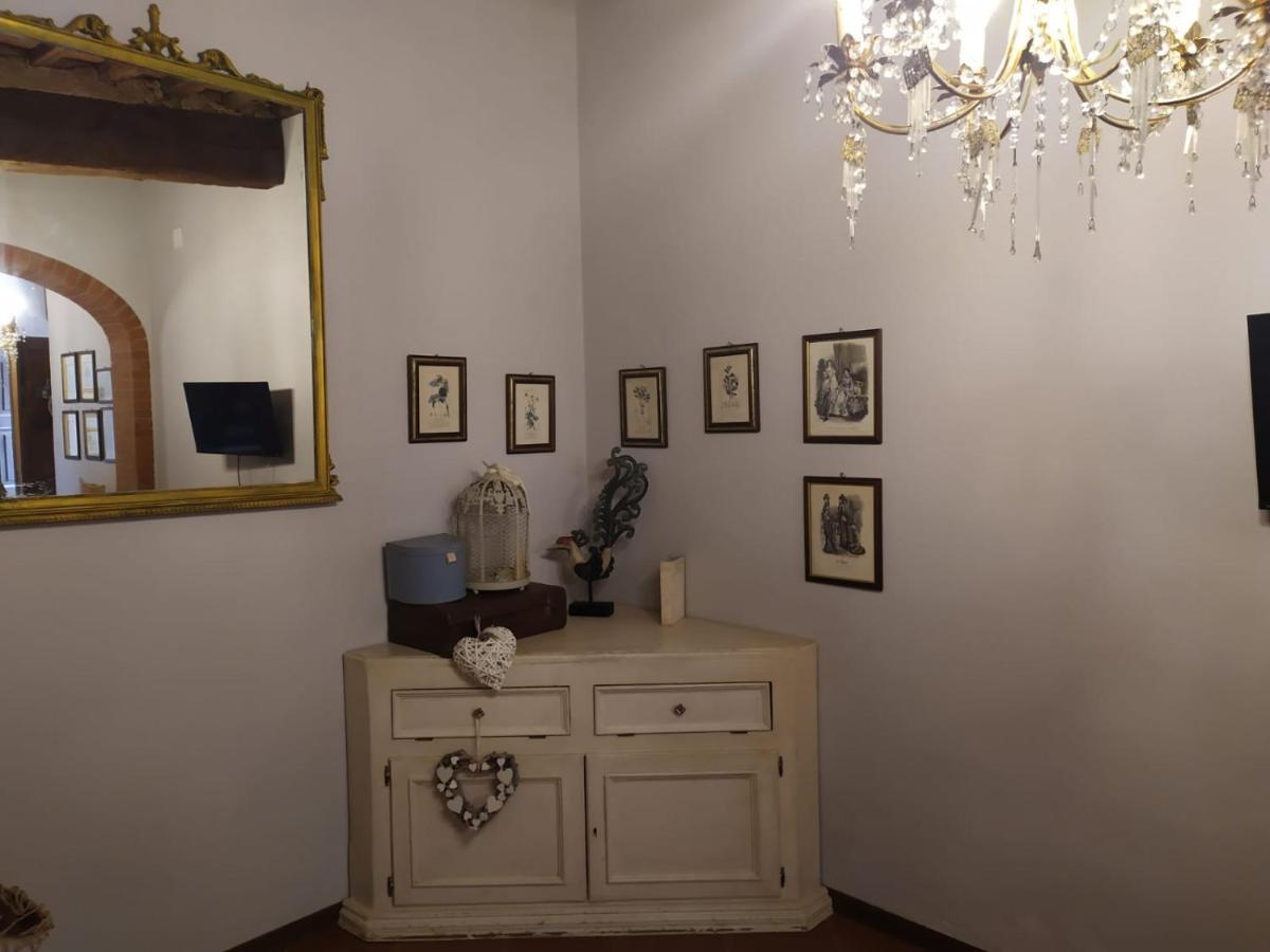 ラーリ Borgo Anticoヴィラ エクステリア 写真