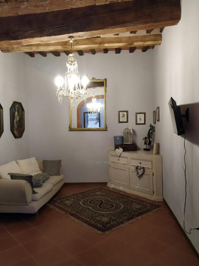ラーリ Borgo Anticoヴィラ エクステリア 写真