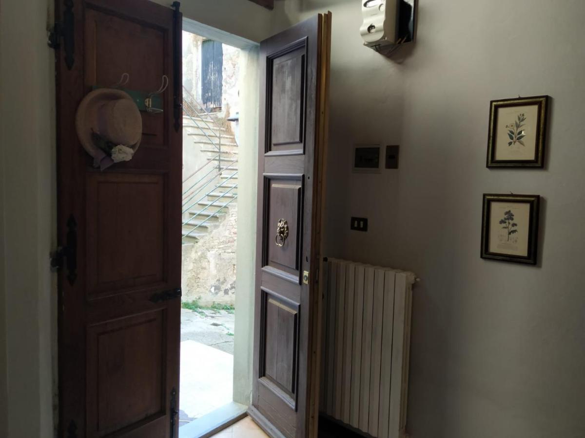 ラーリ Borgo Anticoヴィラ エクステリア 写真