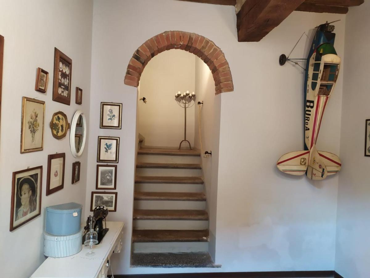 ラーリ Borgo Anticoヴィラ エクステリア 写真