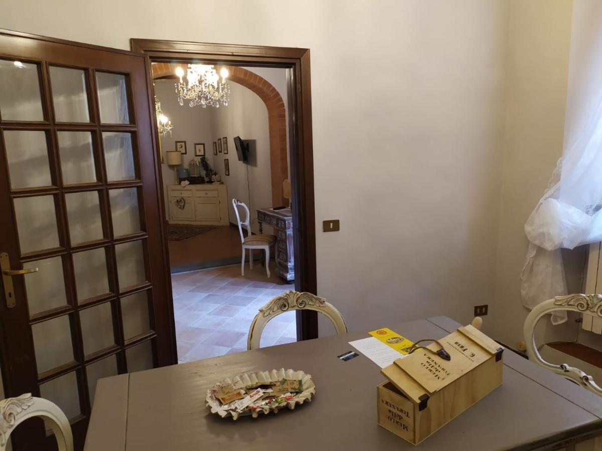 ラーリ Borgo Anticoヴィラ エクステリア 写真