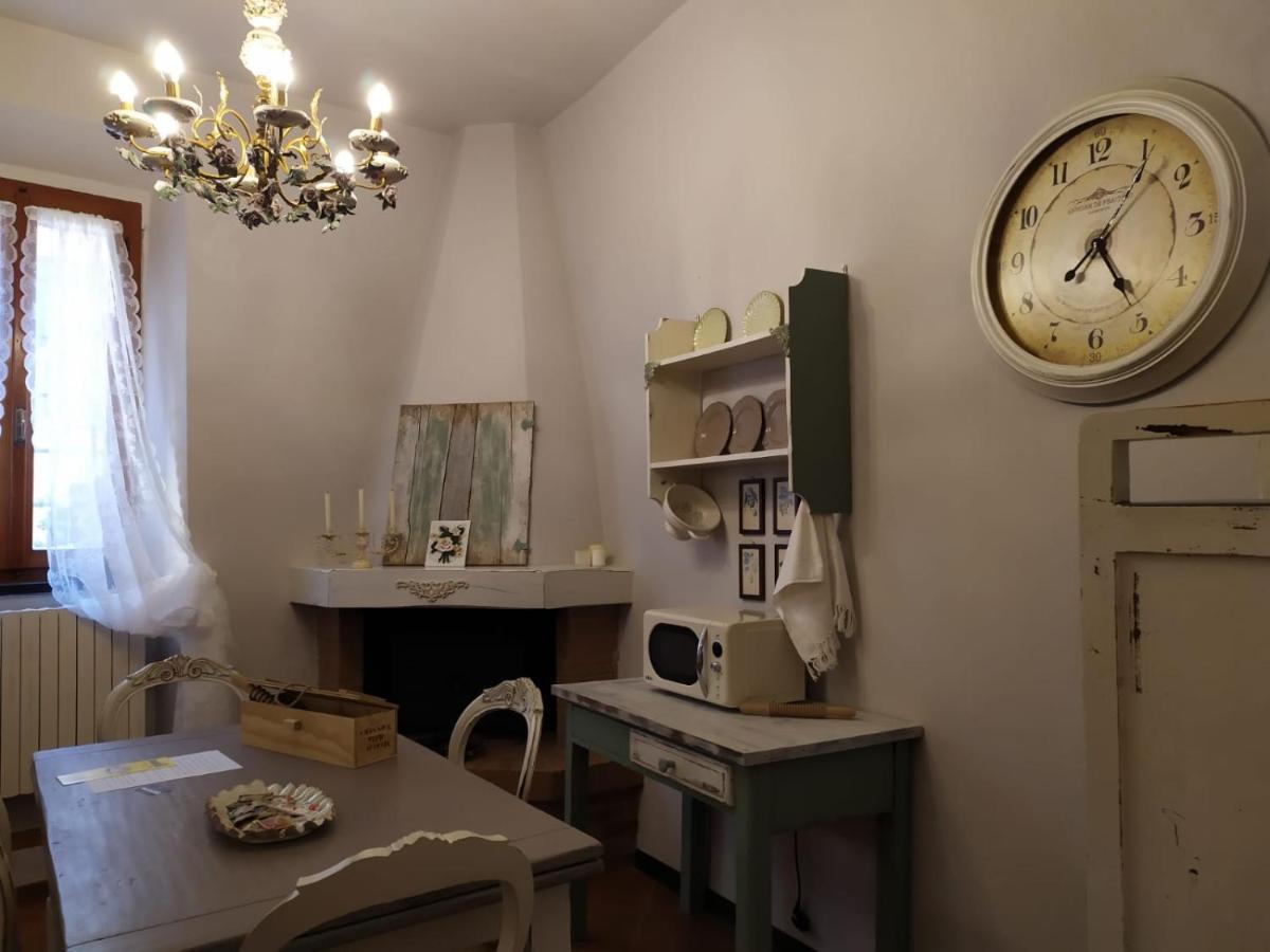 ラーリ Borgo Anticoヴィラ エクステリア 写真
