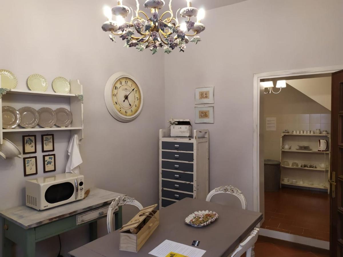 ラーリ Borgo Anticoヴィラ エクステリア 写真
