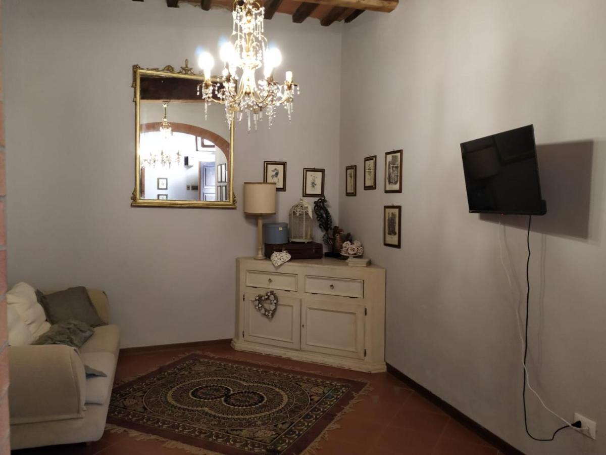 ラーリ Borgo Anticoヴィラ エクステリア 写真