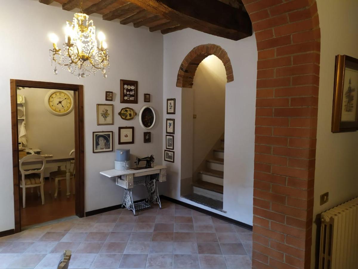 ラーリ Borgo Anticoヴィラ エクステリア 写真